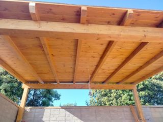 Pergolato in legno per giardino