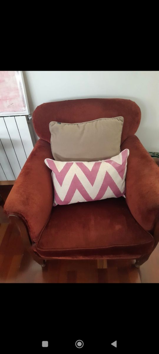 2 Butacas aterciopeladas burdeos