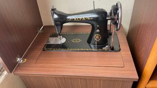 Máquina coser Alfa Antigua