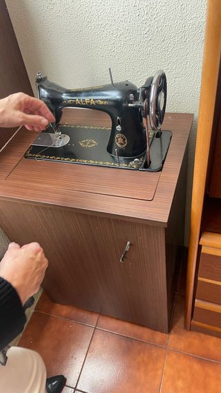 Máquina coser Alfa Antigua