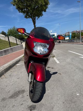 Honda CBR1100XX - Roja