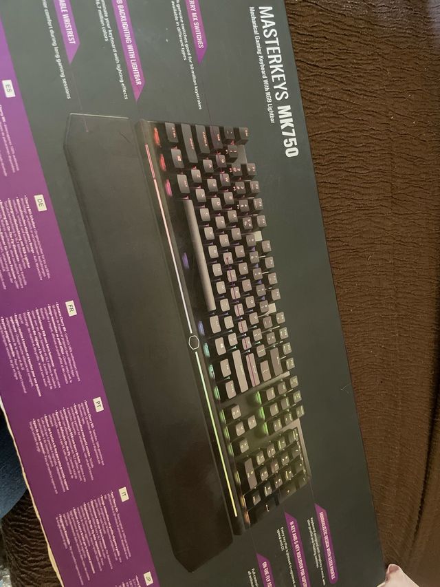 Cooler Master MK750 RGB - Teclado Mecánico
