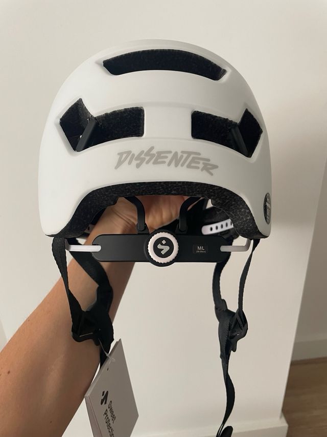 Casco bici Sweet Protection Dissenter, NUEVO. 