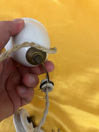 LÁMPARA DE TECHO ANTIGUA EN CRISTAL BLANCO