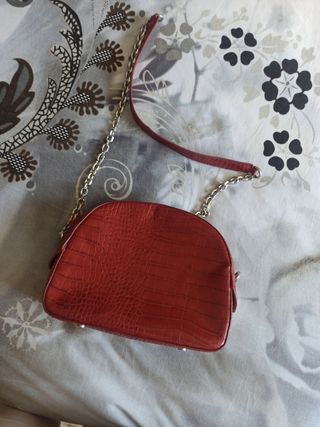 Bolso bandolera Zara rojo
