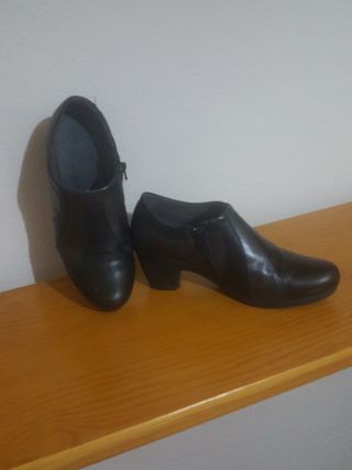 Zapatos mujer negros tacón bajo