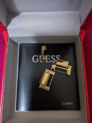 Reloj Guess dorado mujer
