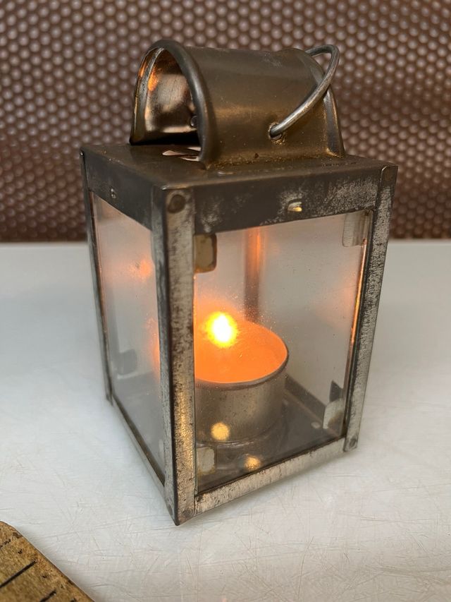 Farol vintage metálico