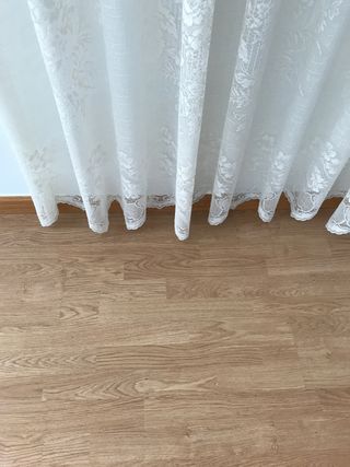 Cortina  beige  de encaje - y blonda   1. unidad