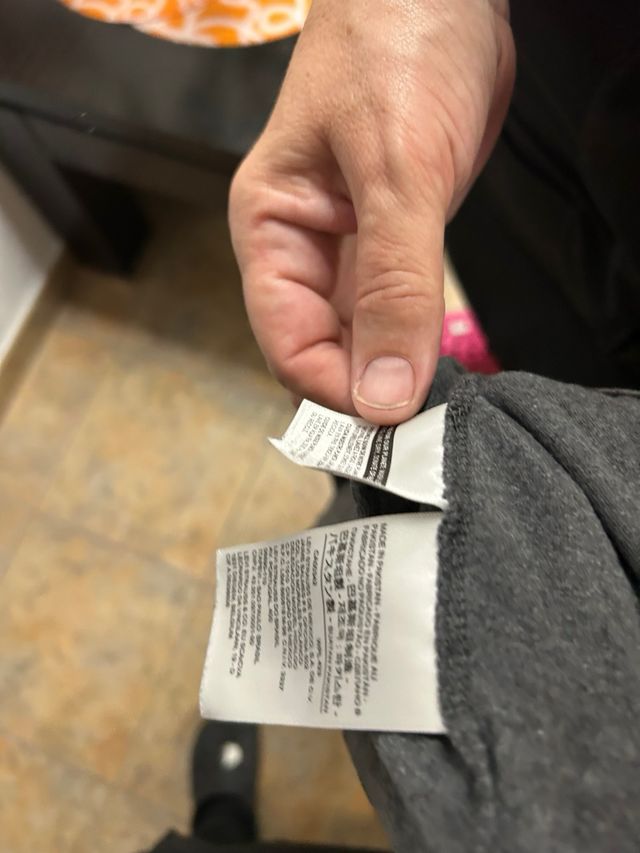 Camiseta gris hombre