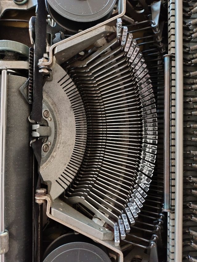 Olivetti Pluma 22 - Máquina de escrever