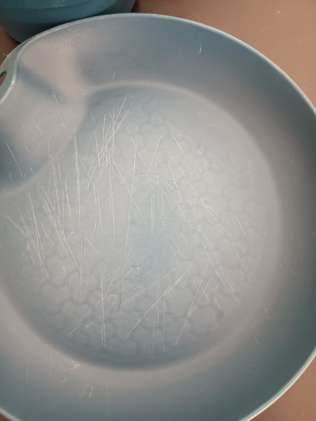 Vajilla Camping Quechua .