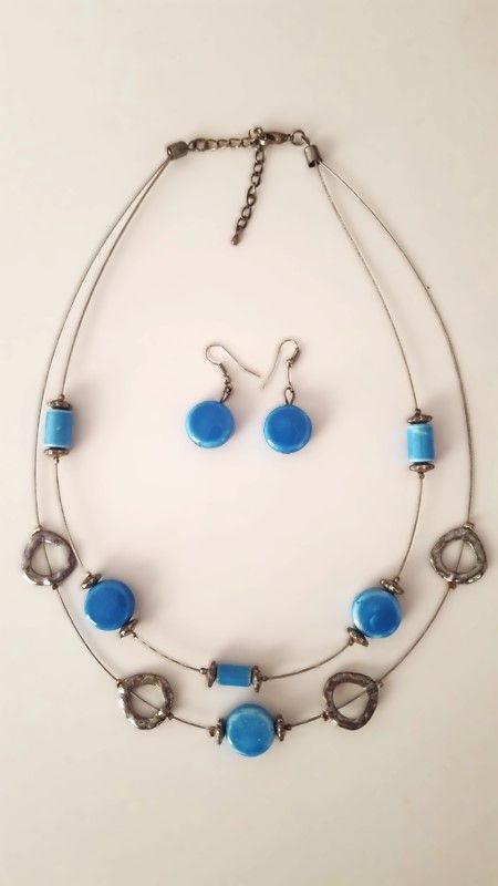 Collar y pendientes azul plata