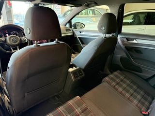 Volkswagen Golf GTI Performance DCC Techo
