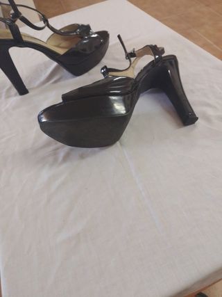 Sandalias tacón negras