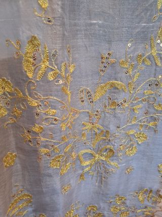 Manteleta fallera bordada - oro