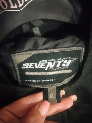 Chaqueta moto Seventy negra