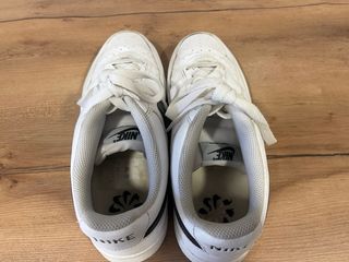Zapatillas Nike Court Vision Low Blancas y Negras