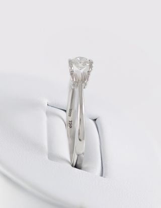Anillo Tous en oro blanco 18k con brillante 0.25ct
