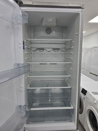 Frigorífico Beko Combi acero clase A+ no frost