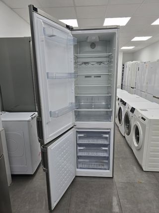 Frigorífico Beko Combi acero clase A+ no frost