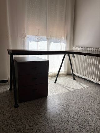 Mesa escritorio marrón - oficina