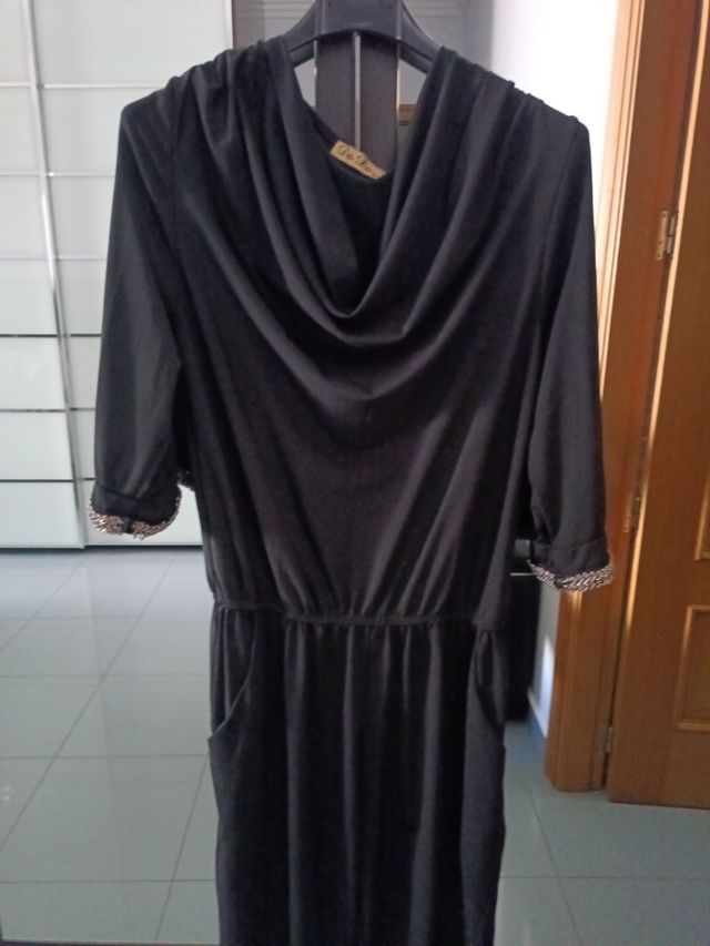 Mono negro largo elegante