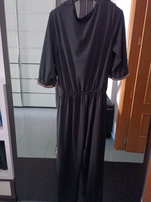 Mono negro largo elegante