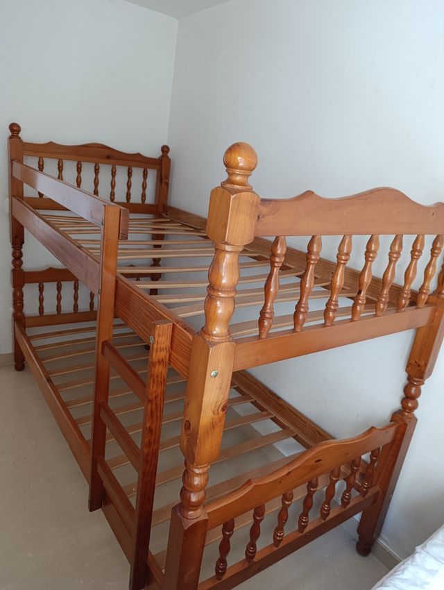 Litera madera niños - 2 camas y mesitas de noche