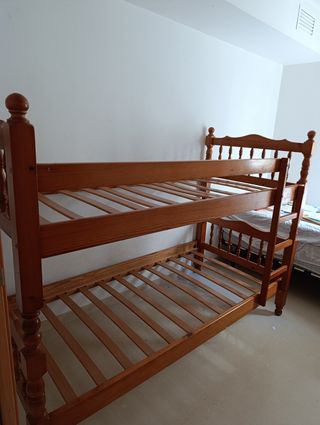 Litera madera niños - 2 camas y mesitas de noche