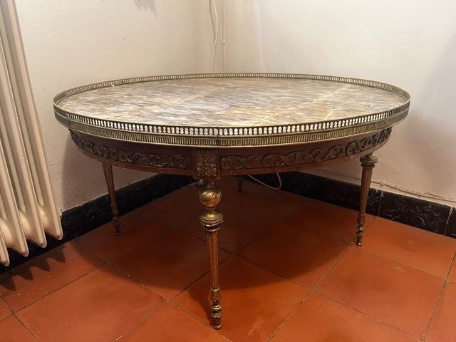 Antico tavolo rotondo in marmo, legno, ferro