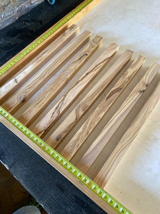 Madera: 8 listones 30x2x2cm