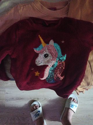 Abbigliamento bimba 4-5 anni: 8 maglie + 2 pantalo