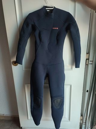 Traje neopreno olaian 2-2mm
Talla S 