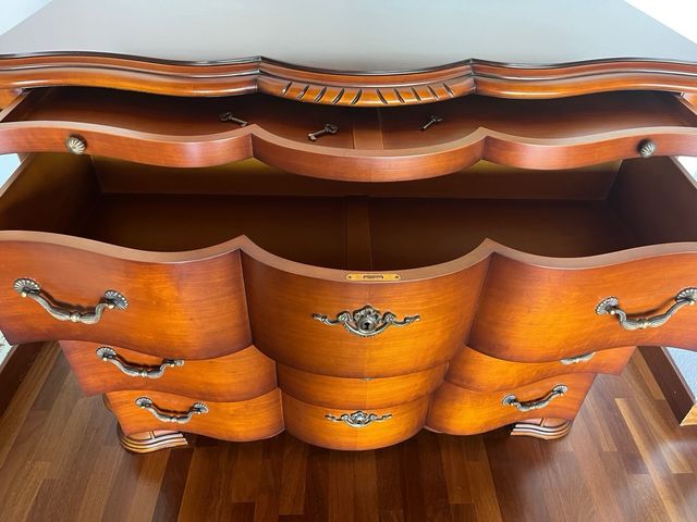 PRECIOSO APARADOR DE MADERA MACIZA ATEMPORAL