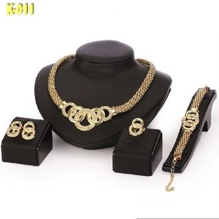 Conjunto Bisutería Dorada Pedrería Transparente