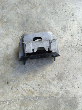 Soporte motor 1.8T - usado