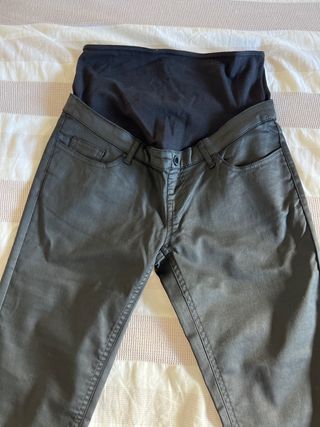 Pantalones premamá negros de cuero