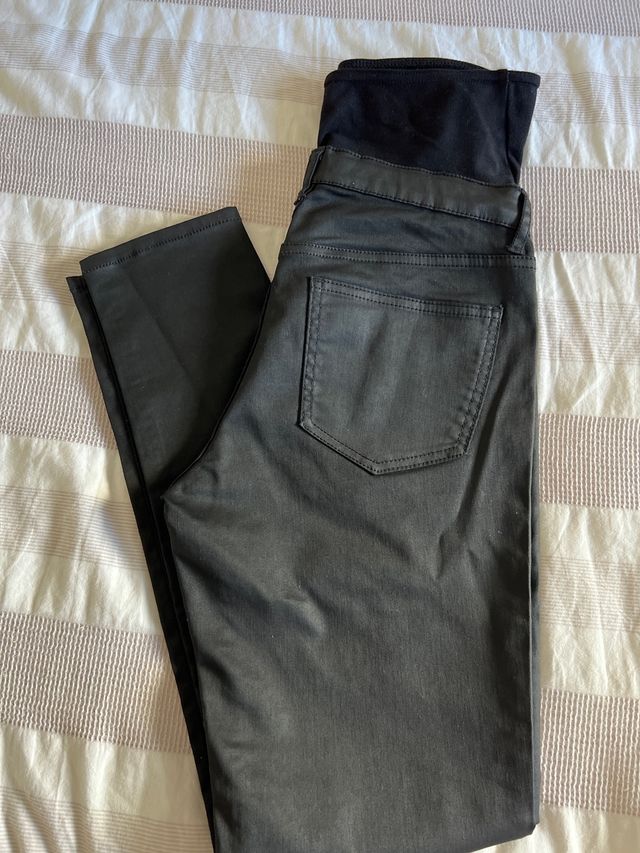 Pantalones premamá negros de cuero