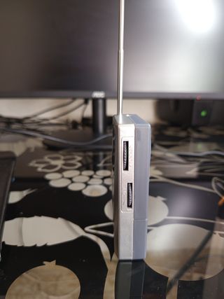 Radio Mini Portátil Plateado