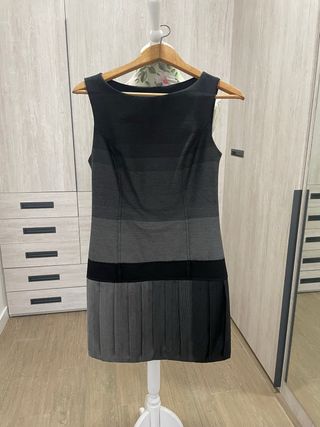 Vestido gris y negro