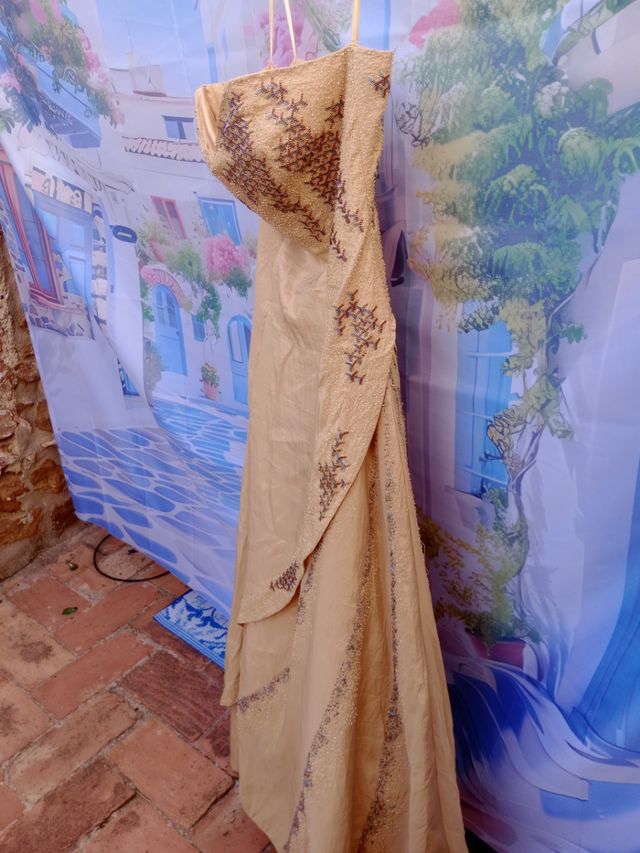 Vestido Cedella beige/dorado ceremonia