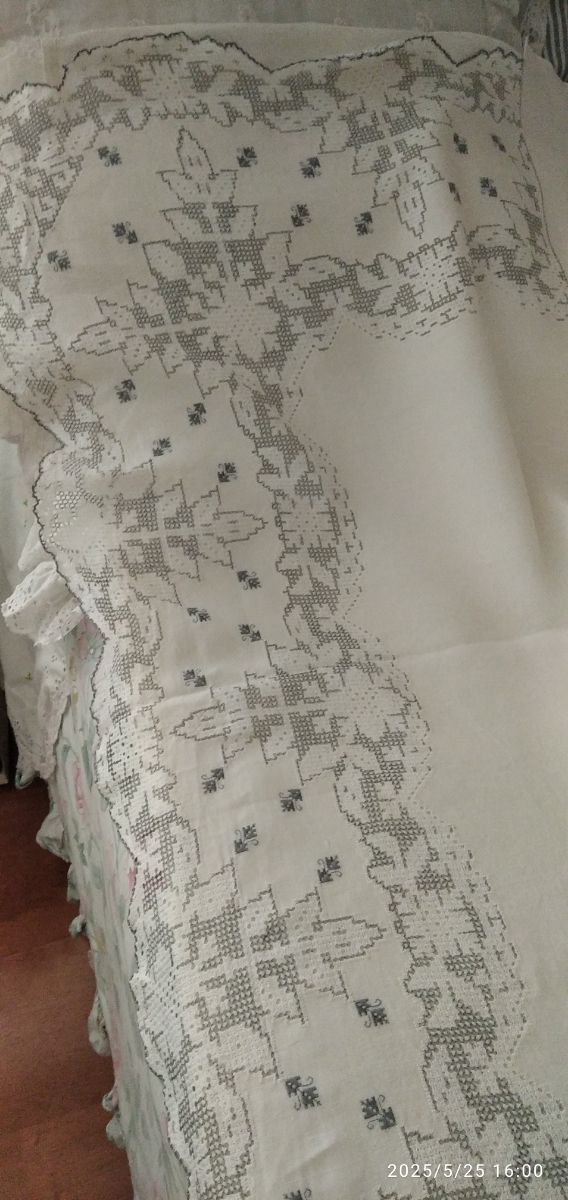 Lençol de linho bordado - fio cinza