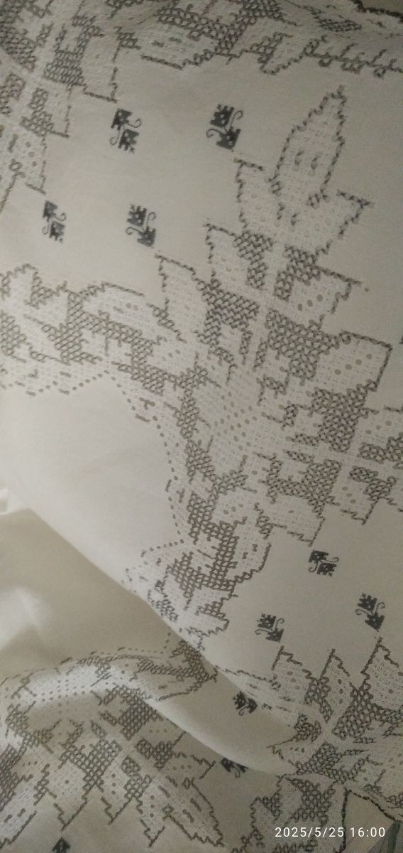 Lençol de linho bordado - fio cinza