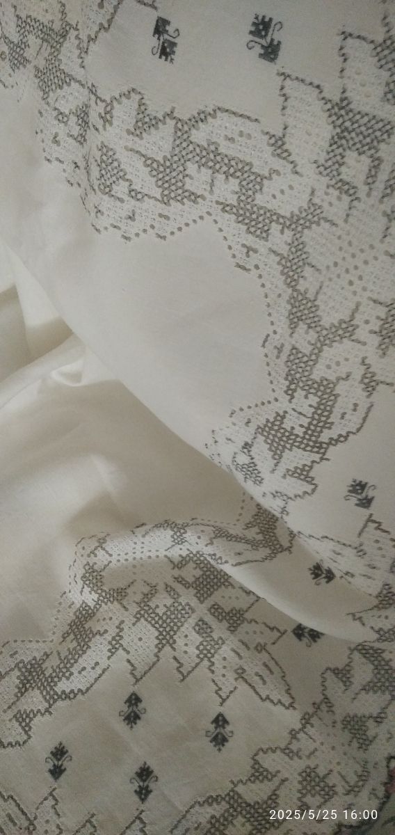 Lençol de linho bordado - fio cinza