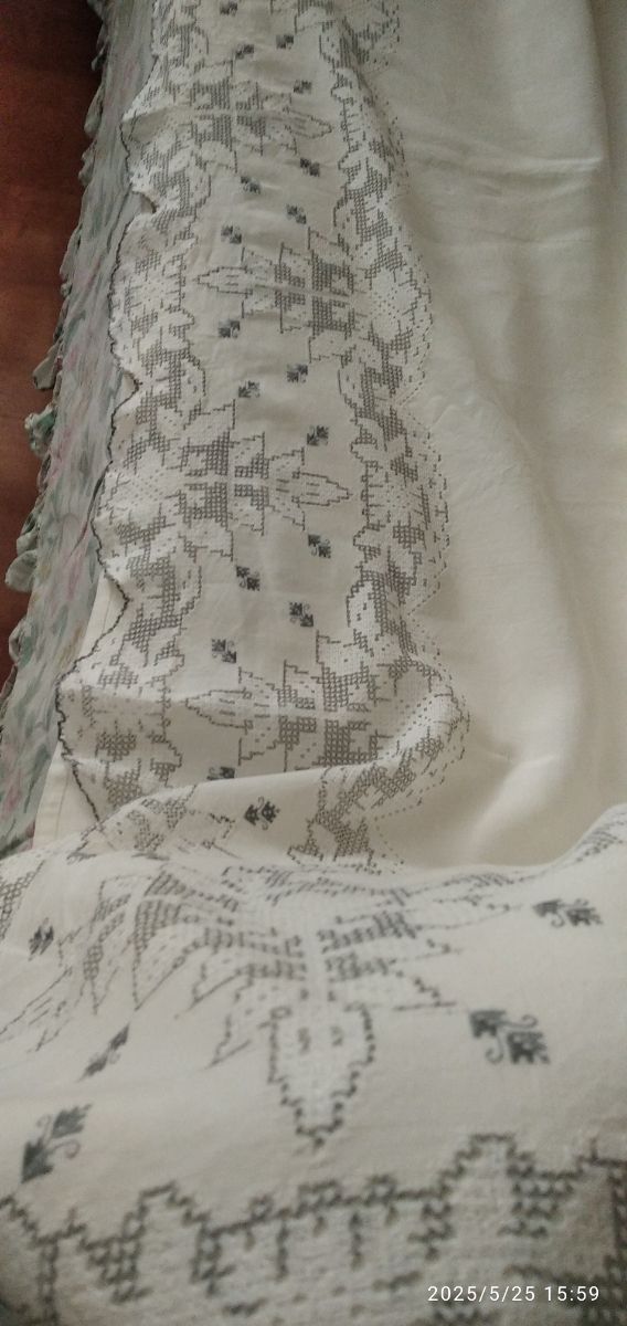 Lençol de linho bordado - fio cinza