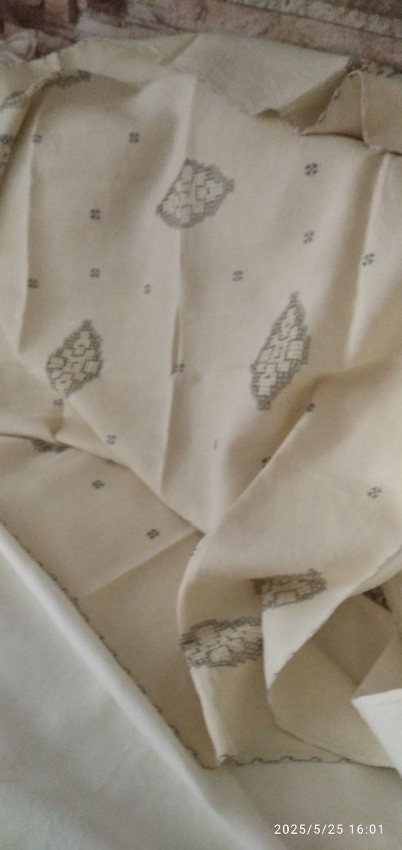 Lençol de linho bordado - fio cinza