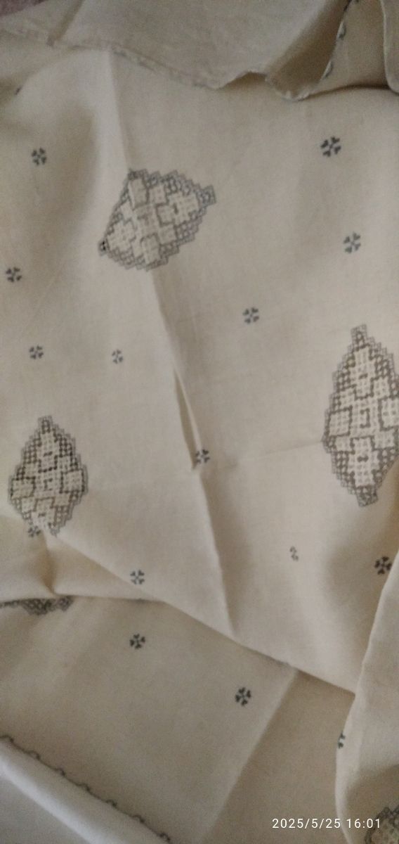 Lençol de linho bordado - fio cinza