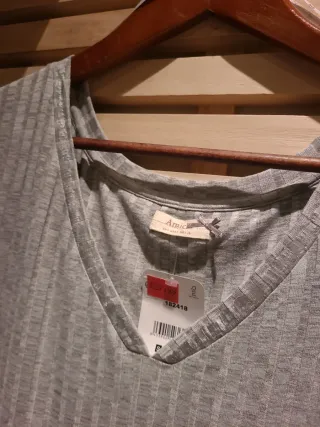 Vestido gris Amichi canalé sin mangas,escote pico