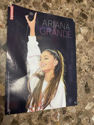 Poster Ariana Grande - Concierto